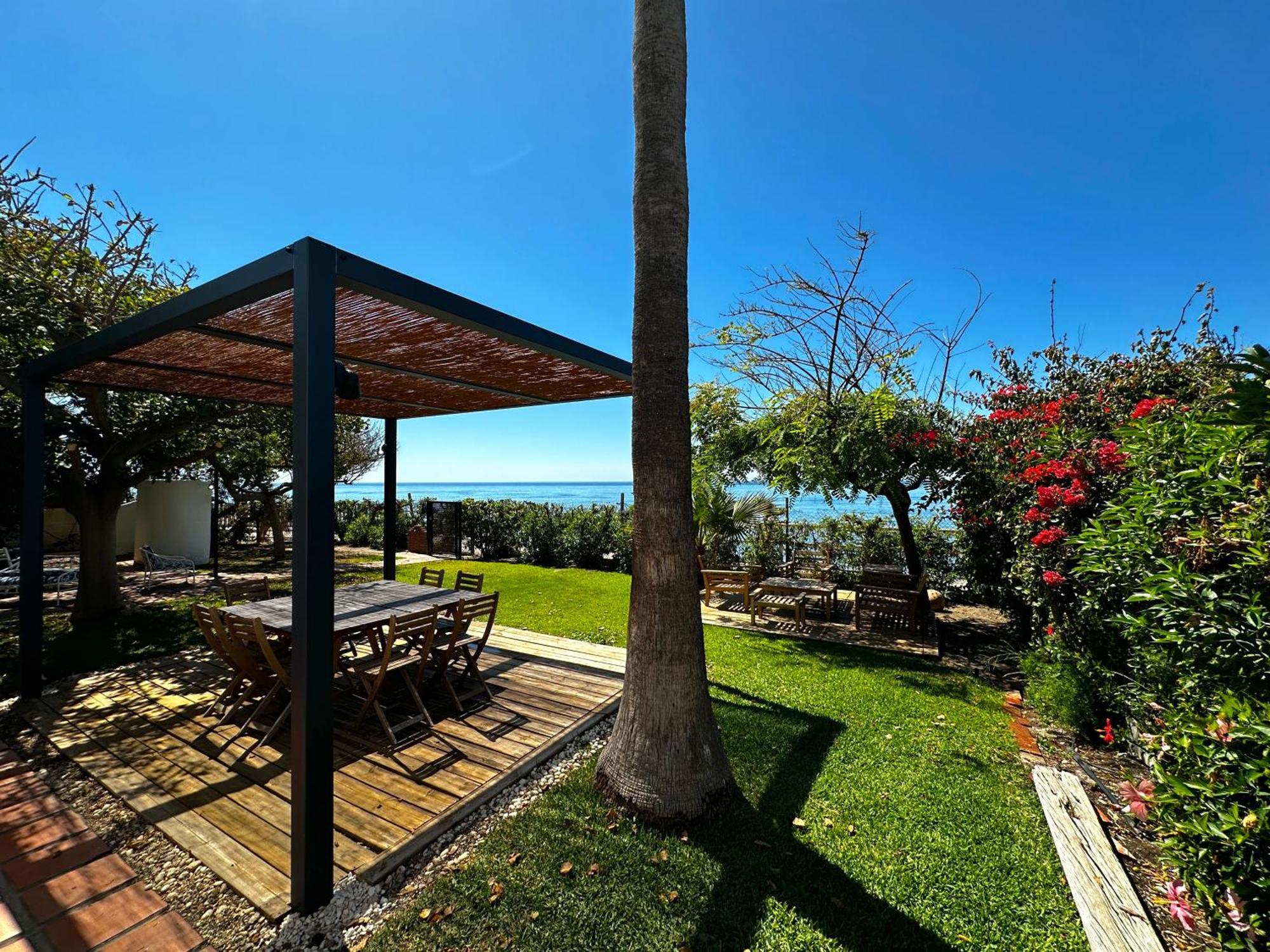 Villa Alboran Beachfront 9Pax Torre de Benagalbon Extérieur photo